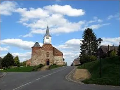 Vous avez sur cette image l'église fortifiée de Bancigny. Petit village Axonais de 26 habitants, il se situe en région ...