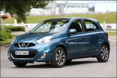 Poursuivons avec une autre citadine plus conventionnelle. Vous avez sûrement reconnu la Nissan Micra. Cette citadine est produite depuis 1982 ; quelle est son autre nom ?
