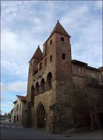 Vous avez sur cette image l'église Saint-Barthélémy du Fossat. Village Ariégeois, dans la vallée de la Lèze, il se situe en région ...