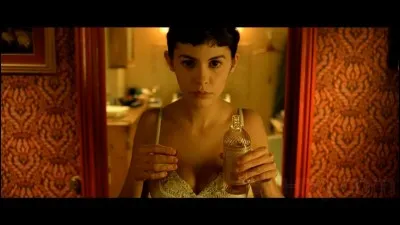 Qu'est-ce qu'Amélie a trouvé dans sa salle de bain ?