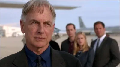 Dans "Les enfants perdus" ( 2ème partie ) Gibbs revoit tous les agents morts (dans l'ordre de leur mort : Chris Pacci, Kate Todd, Paula Cassidy, Jenny Shepard, Mike Franks et Ned Dorneget).
Où se trouve Jenny ?