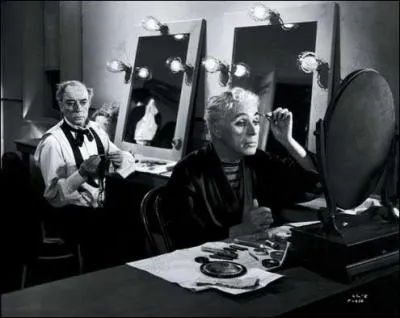 En 1952, dans quel film dirige-t-il Buster Keaton en clown vieillissant ?