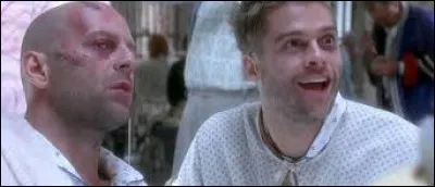 Dans "L'Armée des 12 singes", quel personnage, joué par Bruce Willis, est envoyé dans le passé en 1996 ?