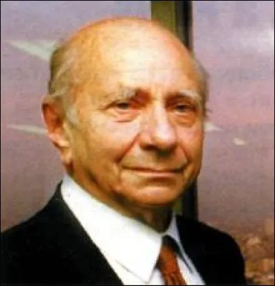 Cet historien français, grand spécialiste du Moyen Âge, auteur du "Dimanche de Bouvines", c'est ...