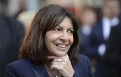 Anne Hidalgo est maire de Paris depuis 2014. De quel parti politique est-elle membre ?