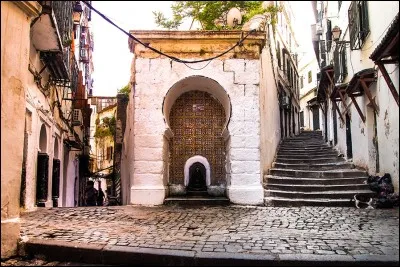 Depuis quand la casbah d'Alger, quartier historique de la capitale, est inscrite au patrimoine mondial de l'UNESCO ?