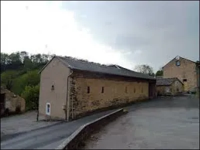 Nous sommes &agrave; Senaux. Petit village Tarnais de 33 habitants, dans le parc naturel r&eacute;gional du Haut-Languedoc, il se situe dans l'ancienne r&eacute;gion ...