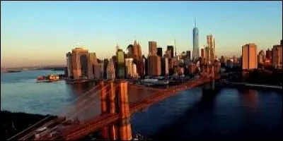 ''We Can Do Better'' nous chante Matt Simons, un artiste basé dans un arrondissement de New York qui a donné son nom au célèbre pont qui le relie à Manhattan (voir photo). Quel est le nom de ce quartier ?