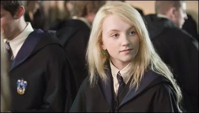 Dans les livres, comment sont les cheveux de Luna Lovegood ?