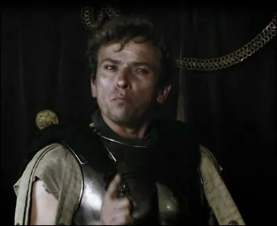 Quel est le nom de l'aide de camp romain du Livre 6 ?