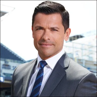 Comment est Hiram Lodge le père de Véronica ?