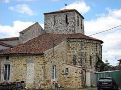 Nous commençons en Vendée devant l'église Saint-Hilaire de Cezais. Nous sommes en région ...