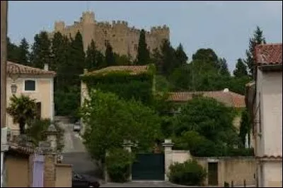 Village du Gard rhodanien, Montfaucon se situe en r&eacute;gion ...