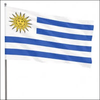 Le drapeau de l'Uruguay est composé de 5 bandes bleues et de 6 bandes blanches.