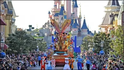 Combien de fois par jour passe la parade ?