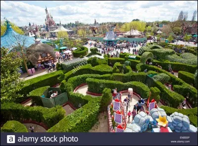 Son labyrinthe va vous rendre fou, c'est...
