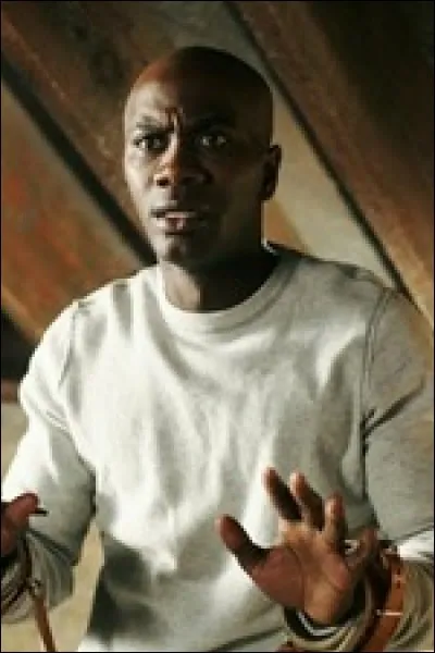 Comment s'appelle le fils aîné de Betty Applewhite ?