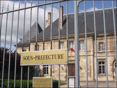 Je continue en vous demandant le nombre de sous-pr&eacute;fectures que poss&egrave;de l'Allier.