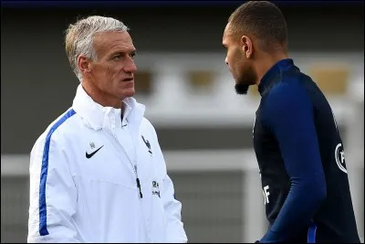 En quelle année Didier Deschamps quitte-t-il l'OM et commence-t-il une carrière de sélectionneur de l'équipe de France ?