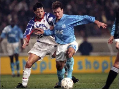 En quelle année est-il entré à l'Olympique de Marseille comme joueur ?