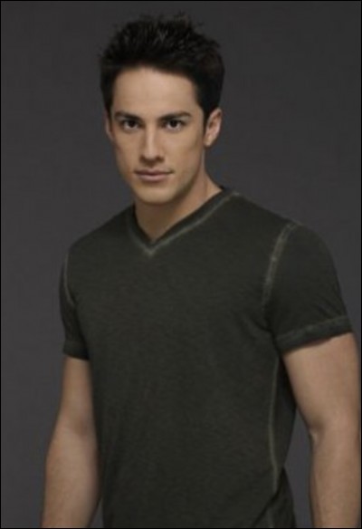 Tyler Lockwood est ou a &eacute;t&eacute;...