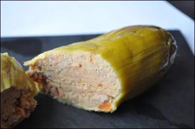 Continuons avec la gastronomie. Avec quel légume est traditionnellement cuit le boudin ?