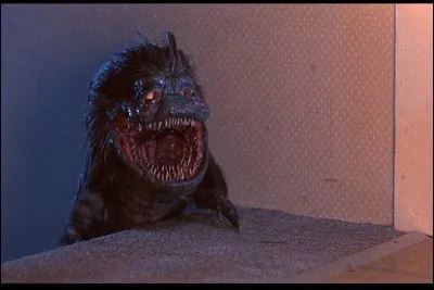 Dans le film "Critters", les "critters" sont d'horribles monstres aux dents nombreuses et pointues venus de l'espace... Le film est tiré d'une histoire vraie.
