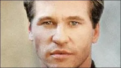 De quel pays vient le roi joué par Val Kilmer dans "Alexandre" ?