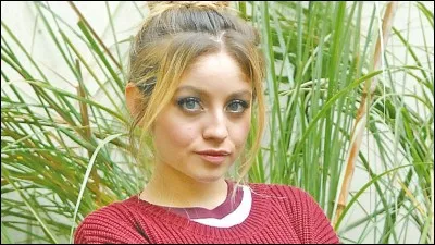 Est-elle Youtubeuse ?