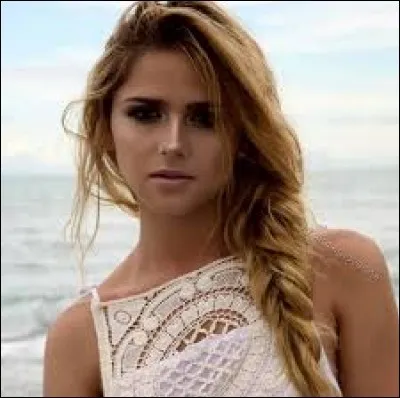 Elle est interprétée par :