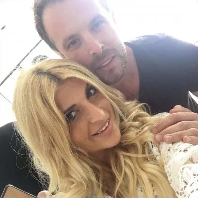 Quand le parrain des Anges a essayé d'embrasser Mélanie, qu'a-t-elle fait ?