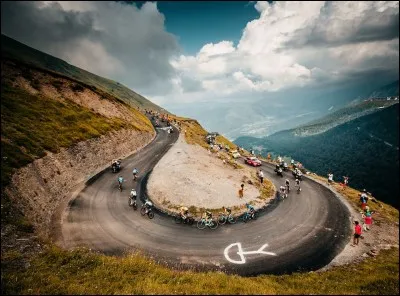 Parlons désormais de la course de transition entre le Giro et le Tour de France. Cette course est une préparation idéale pour la Grande Boucle. Qui a remporté le Critérium du Dauphiné ?