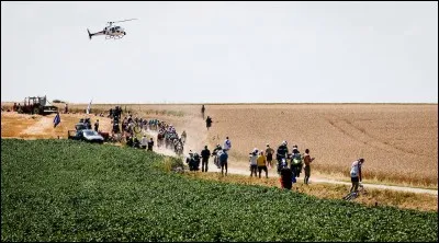 Continuons cette rétrospective avec la reine des classiques, celle qui fait rêver et en même temps fait peur à tout coureur cycliste. Qui a vaincu l'enfer du Nord en remportant Paris-Roubaix ?