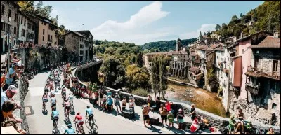 Passons de la Flèche au quatrième monument cycliste de la saison. On la surnomme la "Doyenne" des classiques de par sa longévité. Qui a remporté Liège-Bastogne-Liège ?