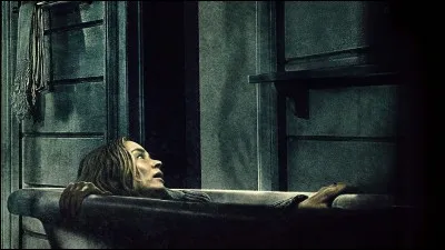 Dans quel film Emily Blunt et son mari (dans le film et dans la vie) ainsi que leurs enfants ne doivent-ils pas faire de bruit ?