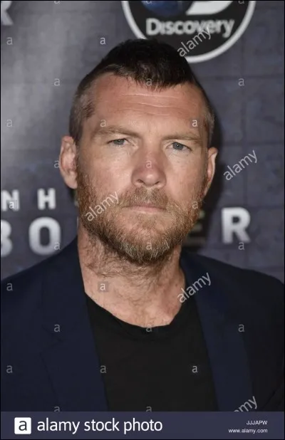 Dans ce film, de grandes personnes bleues sont sur la planète Pandora. Quel est le film ?