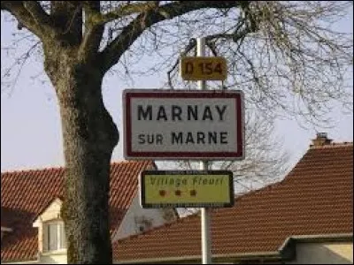 Nous sommes dans le Grand-Est à l'entrée de Marnay-sur-Marne. Nous nous trouvons dans le département ...