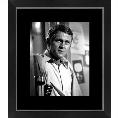 Quel duo de voitures apparaît dans la scène de course poursuite de "Bullit" (1968) ?