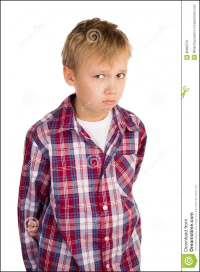 Complexé, mal habillé et très timide, Mattias n'a pas d'amis à l'école.