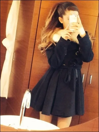 Ariana Grande s'est fait retirer combien de dents de sagesse ?