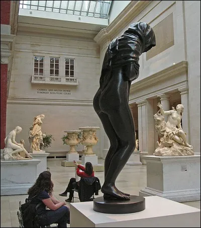 Si je vous dis "S'entoure de plumes au plume", vous répondez :