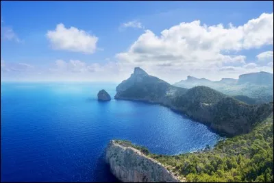 Lequel de ces pays jouit d'un climat continental ?