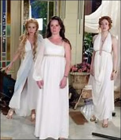 Dans l'épisode ''Le choc des titans'', en quelles déesses les sœurs sont-elles transformées ?