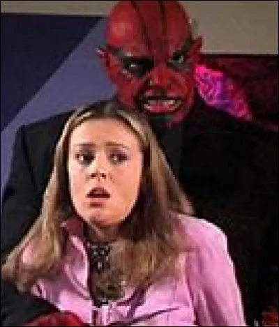 Dans l'épisode ''Démon contre démon'', comment Phoebe apprend-elle que Cole est Balthazar ?