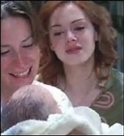 Dans l'épisode'' La relève'', dans combien de temps est prévu l'accouchement de Piper ?