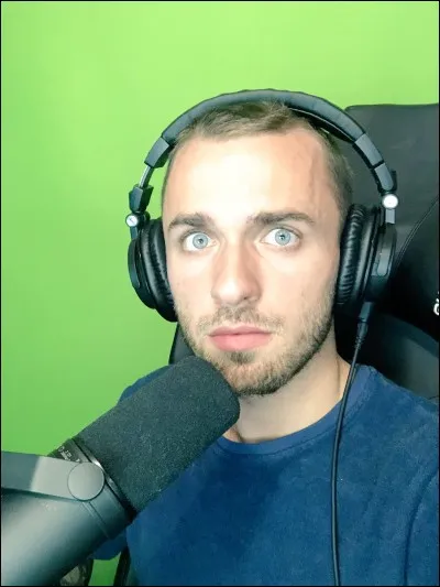 Sur sa chaîne Squeezielive, à quel jeu joue-t-il le plus ?