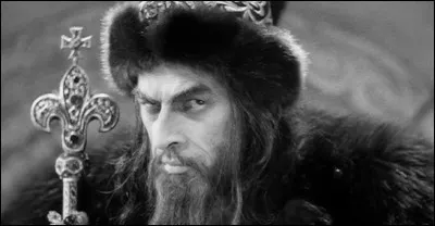 "Ivan le Terrible", film de 1945, est une fresque historique sur le règne, au XVIe siècle, du tsar Ivan IV de Russie. Qui est le réalisateur du film ?