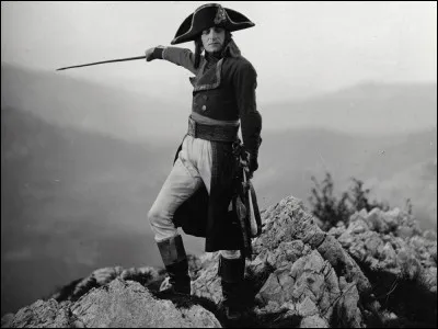 Le film "Napoléon" sorti initialement en 1927, raconte le parcours de Bonaparte, de 1781 à Brienne jusqu'en 1796 à la campagne d'Italie. Qui a réalisé le film ?