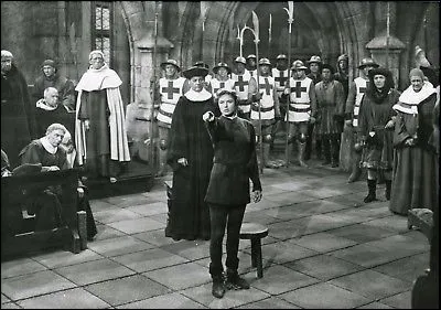 Dans "Jeanne d'Arc", film de Victor Fleming, sorti en 1949, qui raconte l'épopée de Jeanne d'Arc, quelle actrice incarne Jeanne d'Arc ?