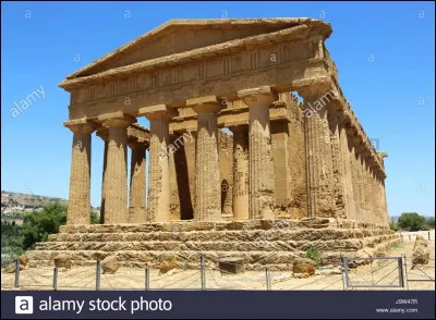 Quel dieu grec représente le feu ?